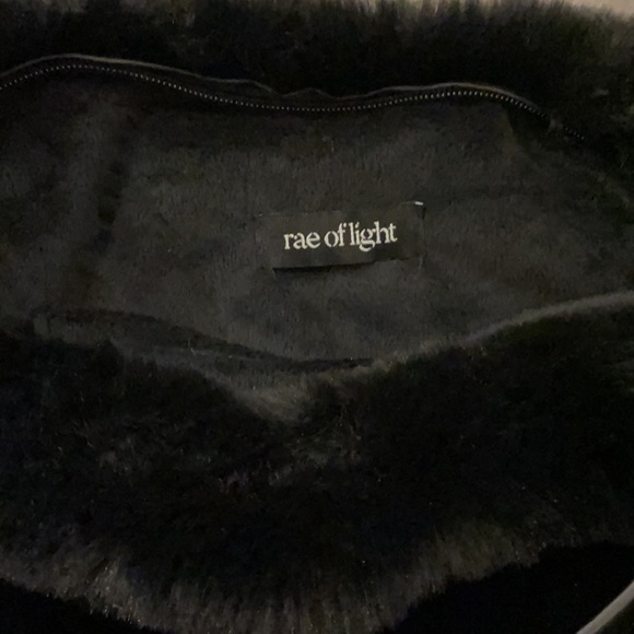 Rae of Light faux fur tote - Picture 4 of 4